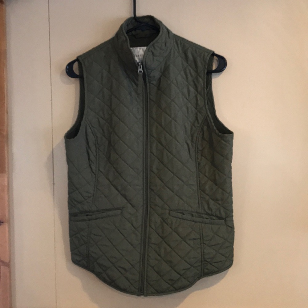 VanHeusen quilted vest